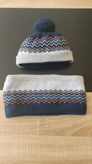 Ensemble bonnet et tour de cou 3-6 mois 41 cm