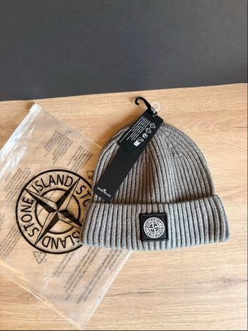 Bonnet stone island