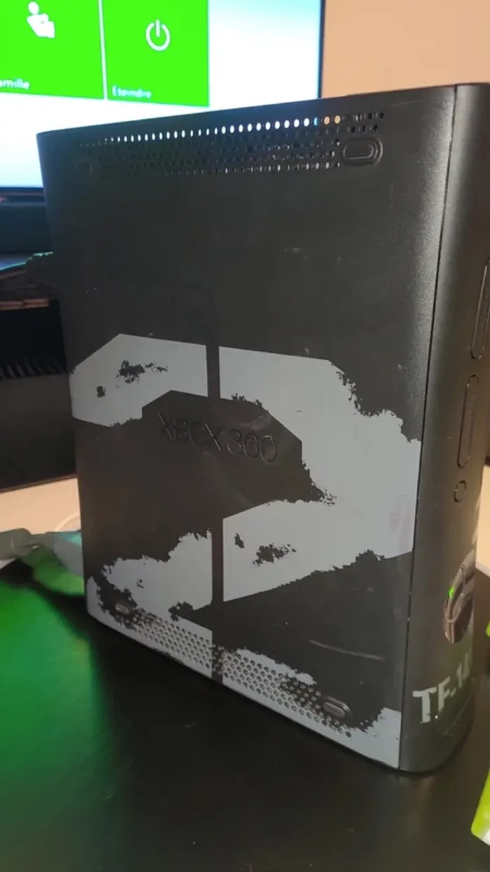 Xbox 360 édition Call of duty modern Warfare 2 avec câbles manette et jeux - photo numéro 5
