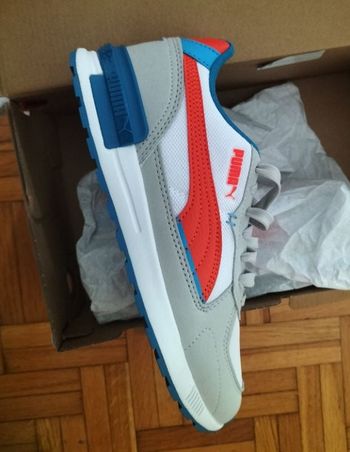 Baskets Puma neuves 38