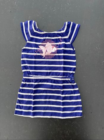 Robe courte manches courtes