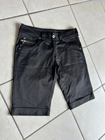 Short longueur genoux