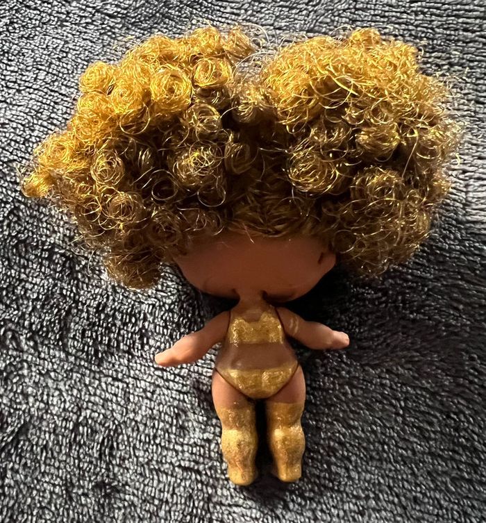 Petite poupée Lol surprise + accessoires comme sur la photos ( 27 ) - photo numéro 4