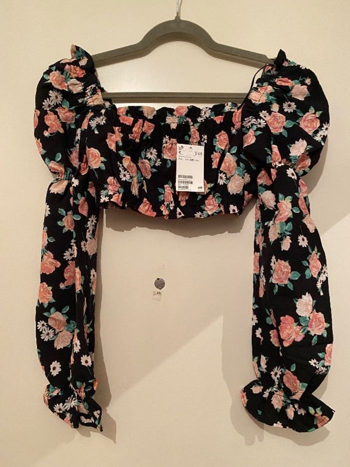 Crop top H&M taille xs manches longues neuf