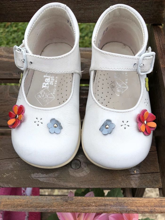 Chaussure semi ouverte fleurs - photo numéro 2