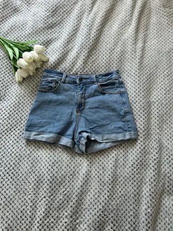 Short en jean en XS (14 ans)