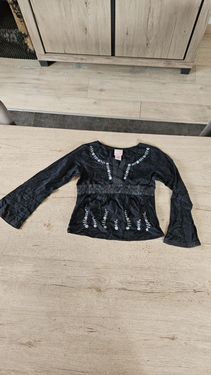 Blouse à manches longues larges, noire avec broderie blanche, Xhilaration, S (4/5 ans), nickel