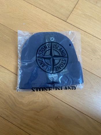 Bonnet stone couleur bleu 