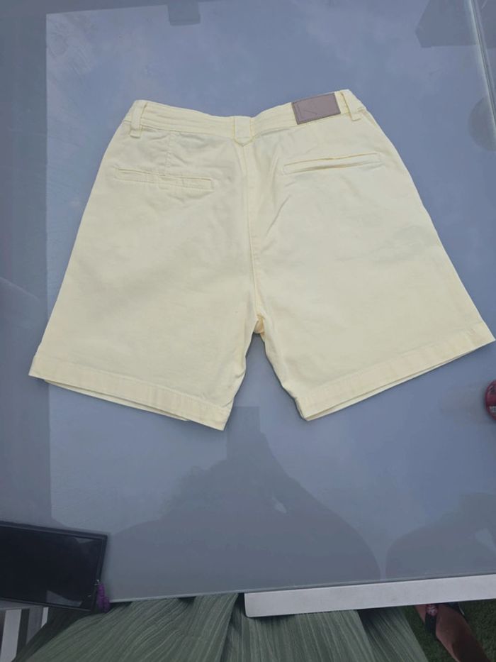 Short jaune femme - photo numéro 2