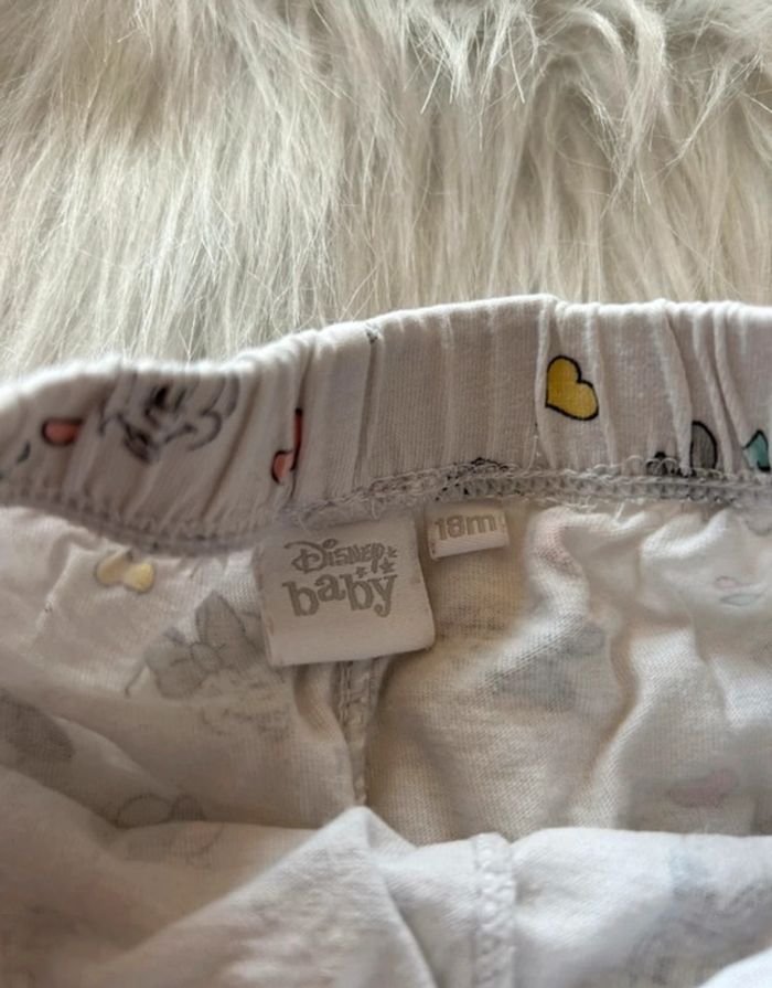 Très beau short blanc minnie et daisy 🥰 Disney taille 18 mois - photo numéro 2