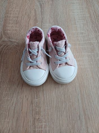 Chaussures pointure 20