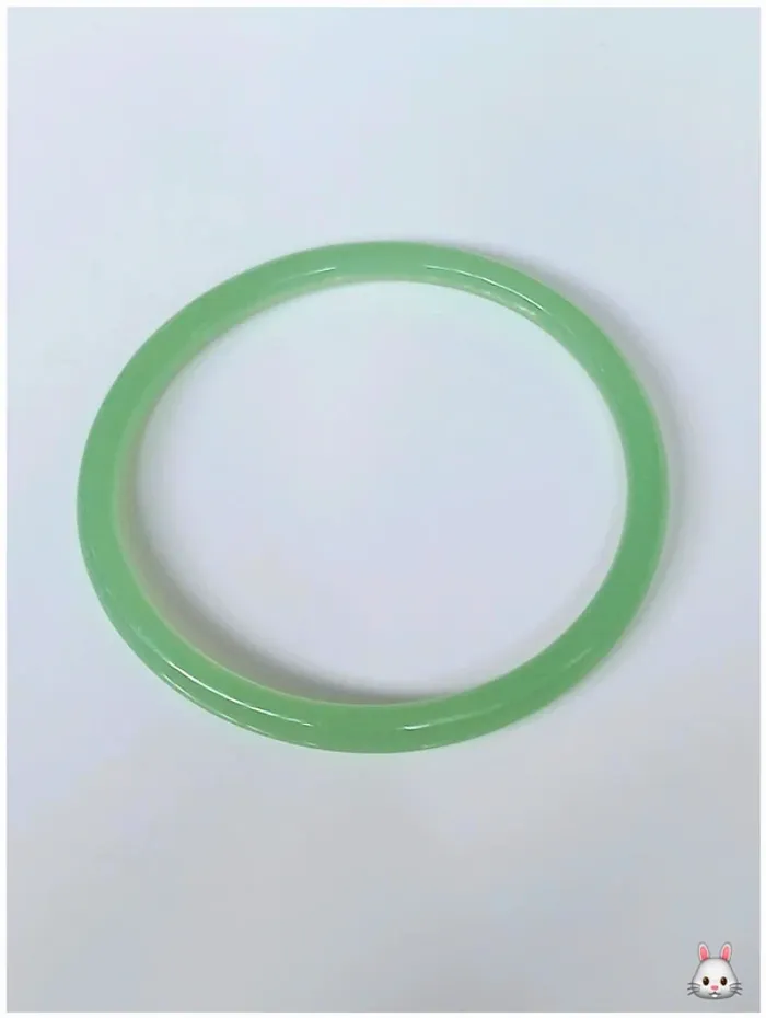 Bracelet jonc vert minimaliste en résine – pièce tendance et légère - photo numéro 4