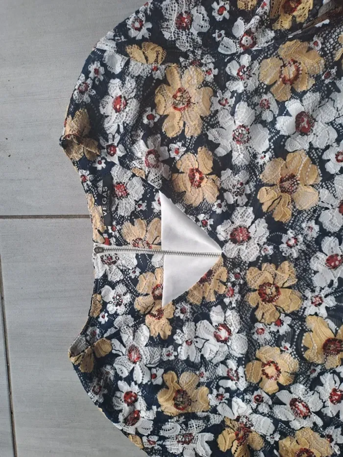 Robe effet dentelle florale VEGAS Taille M - photo numéro 5