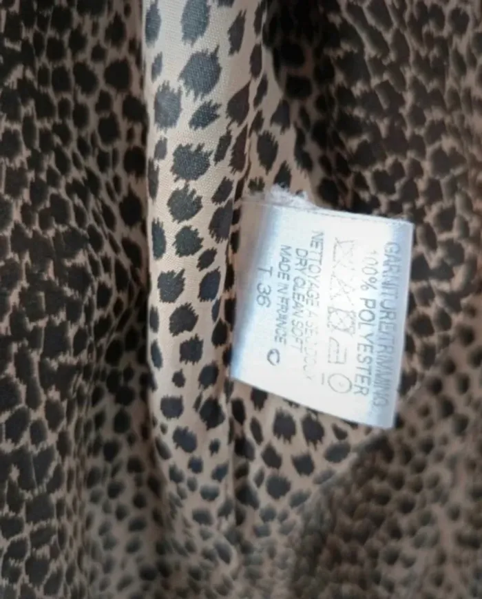 Magnifique veste/blouson blazer
grande boutons pression, Rodika Zanian, noir, t.36 - photo numéro 6