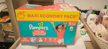 Cartons de couche Pampers taille 5