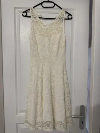Robe en dentelle blanche élégante - Taille S
