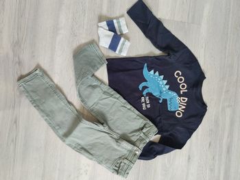 Ensemble jean slim tee shirt dino Tape à l'oeil C&A Taille 3-4 ans 