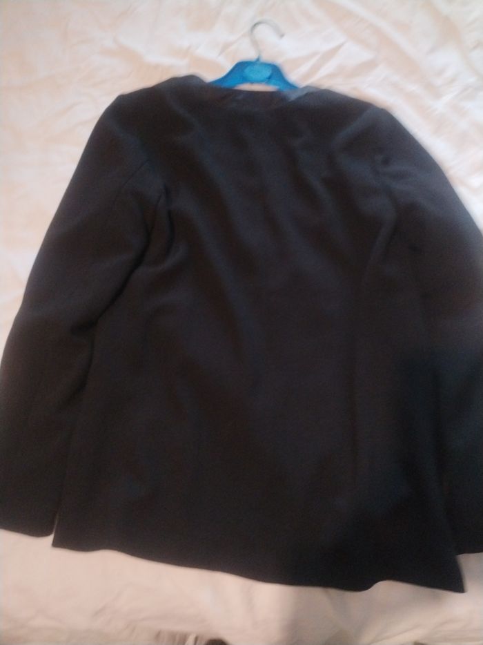 Veste noire - photo numéro 2