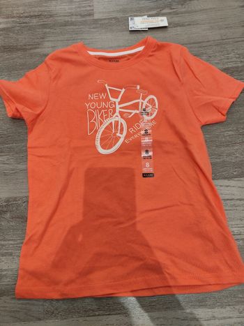 T-shirt 8 ans neuf