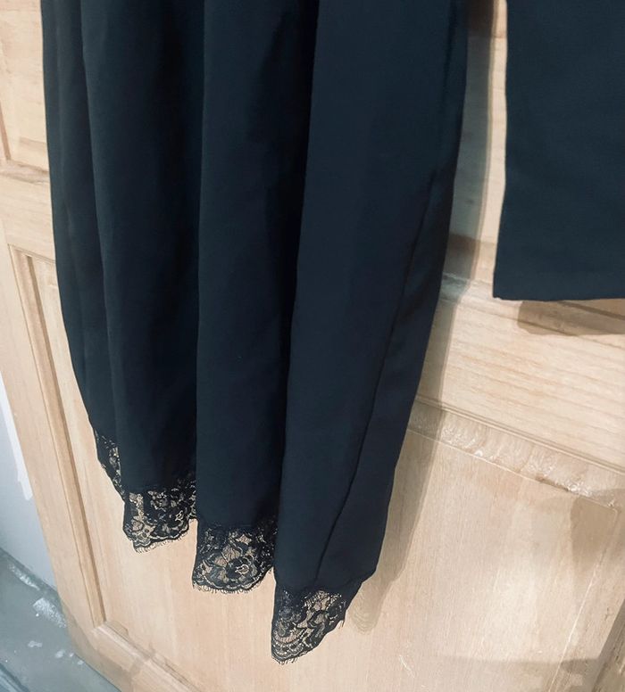 Robe chemise noire élégante avec dentelle – Taille M - photo numéro 7