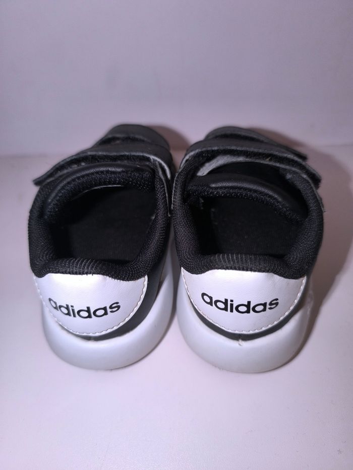 Basket adidas - photo numéro 3