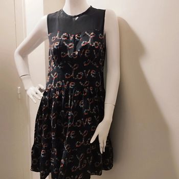 Robe chic imprimée fluide en soie