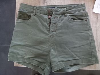 Short kiabi taille 36 Kaki 