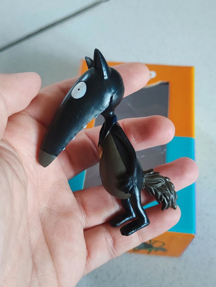 Figurine loup auzou - champion avec médaille - photo numéro 10