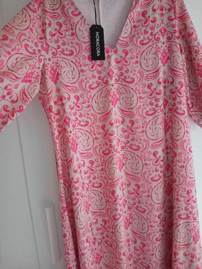 Robe longue neuve t.L 🩷🌸 - photo numéro 2