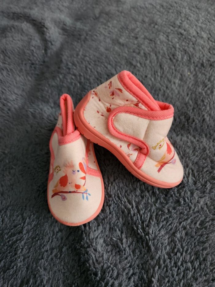 Chaussons taille 19
