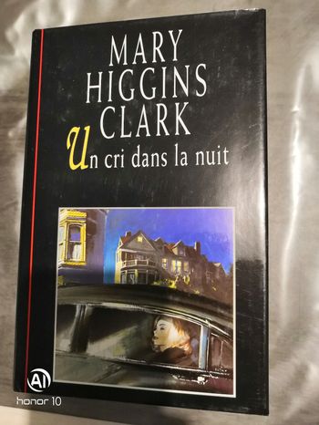 Roman un cri dans la nuit de M Higgins Clark