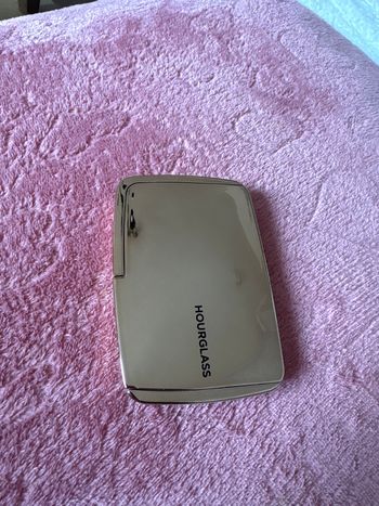 Poudre hourglass
