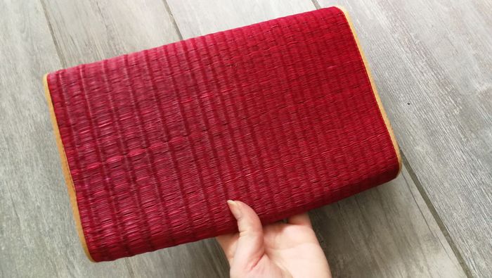 Pochette rouge en paille - photo numéro 3