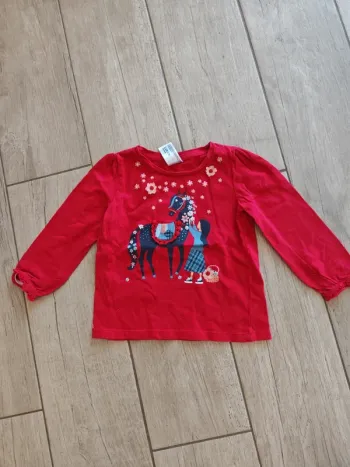 Pull rouge cheval taille 3 ans
