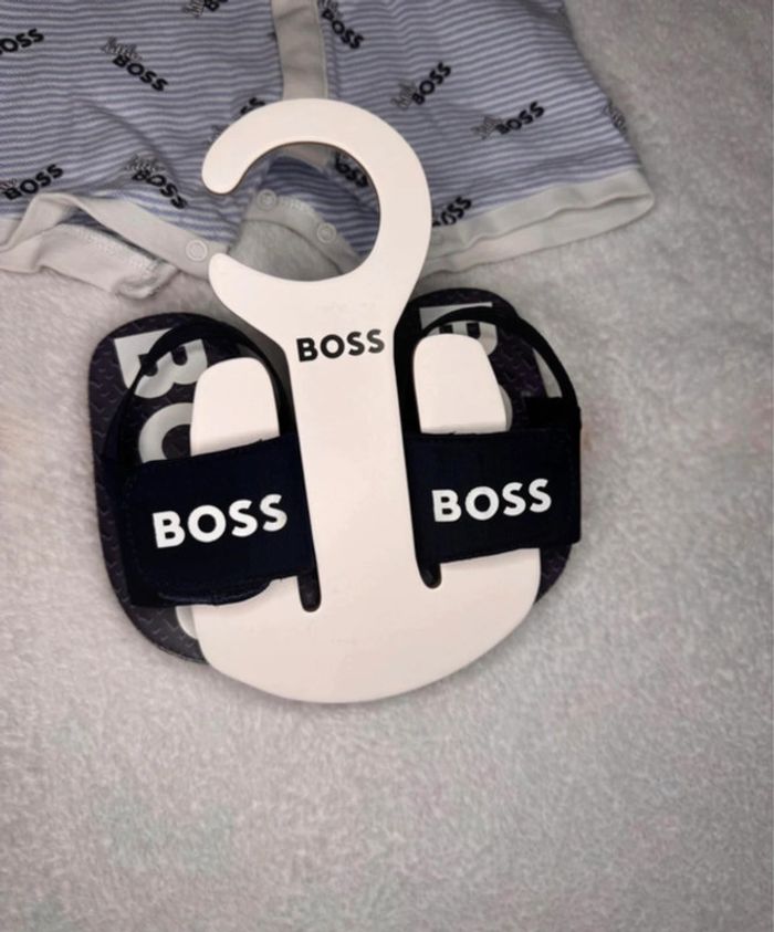 🌷Lot de vêtements et claquettes Hugo Boss bébé garçon taille 6 mois🌷 - photo numéro 5