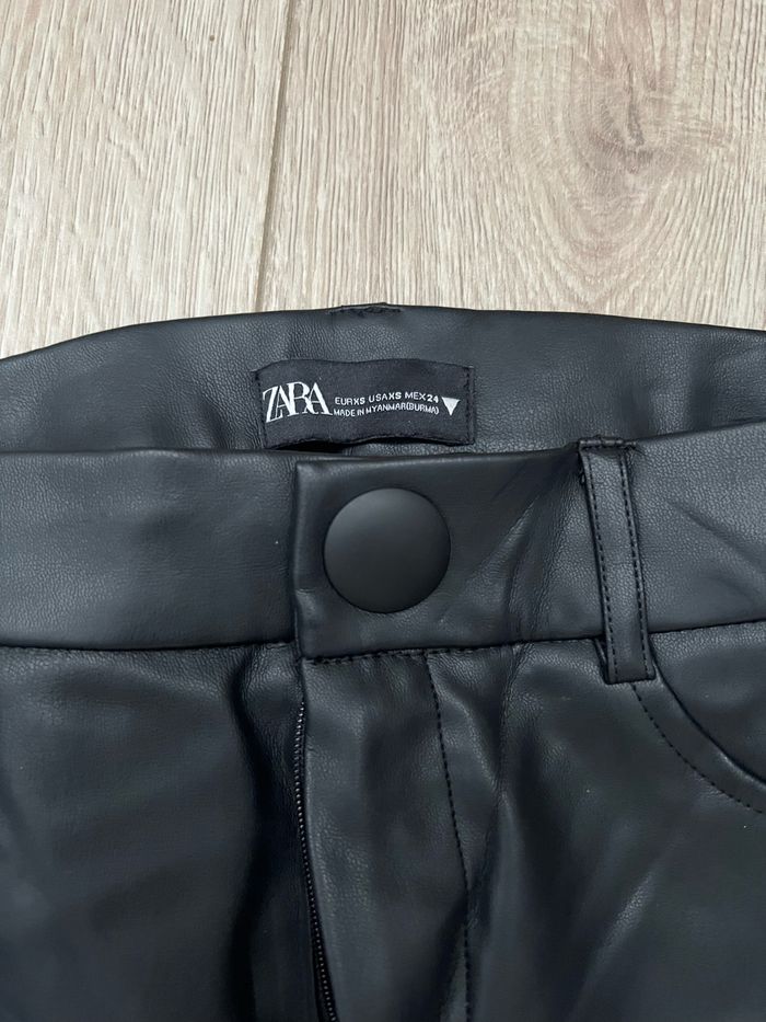 Pantalon Zara similicuir - photo numéro 2
