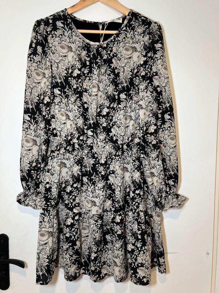Robe à fleur de la marque Peace n’ love M/L - photo numéro 3