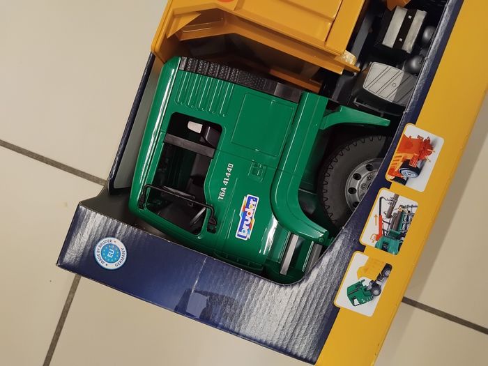 Camion benne Bruder - photo numéro 2