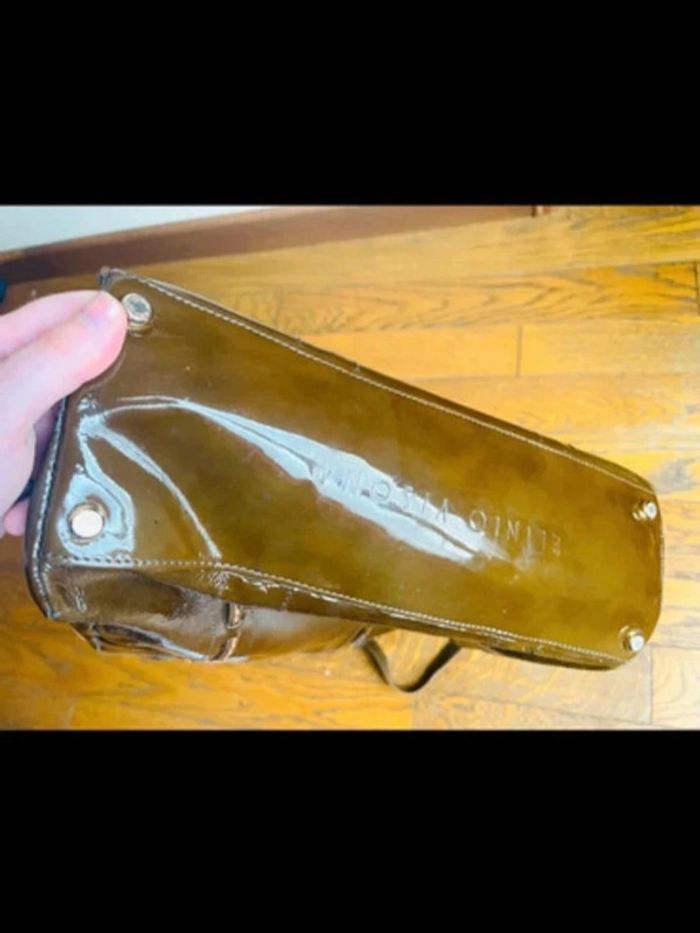 Sublime sac en cuir vernis plinio visona - photo numéro 10