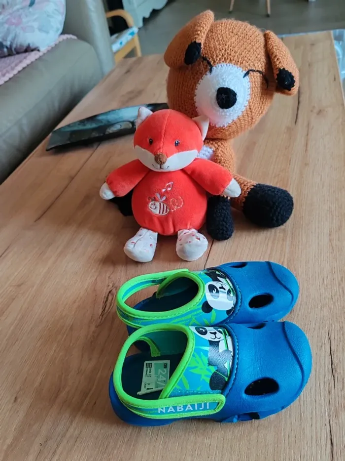 Chaussures d'eau neuves garçon décathlon 24-25 - photo numéro 4