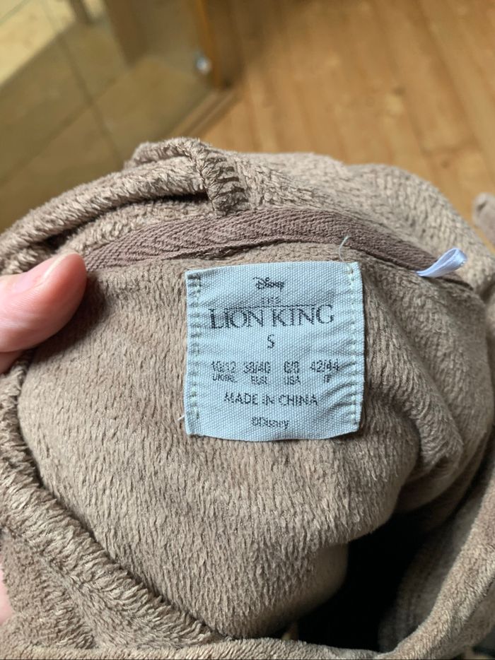 Sweat à capuche le Roi Lion taille 36 - photo numéro 3