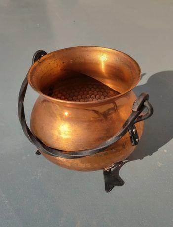 Pot en cuivre avec anse