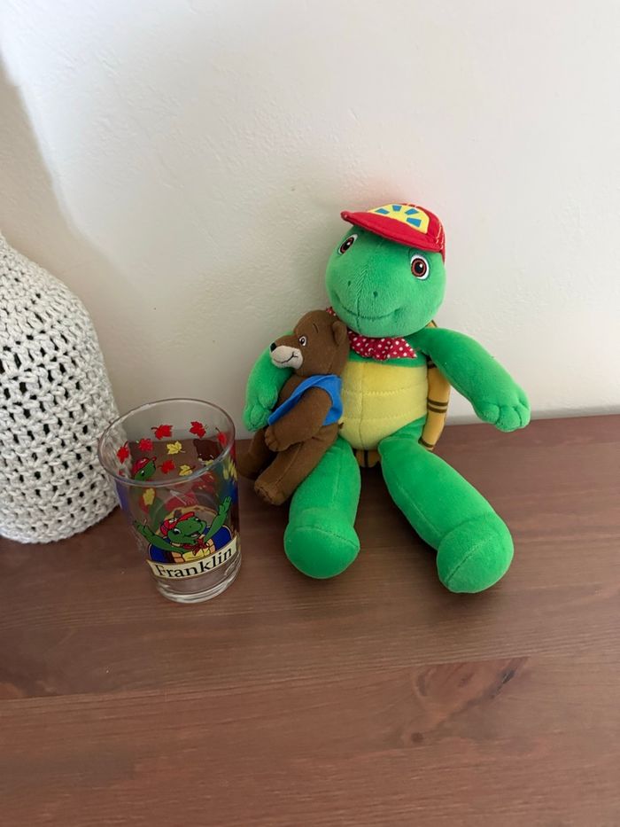 Peluche et verre Franklin