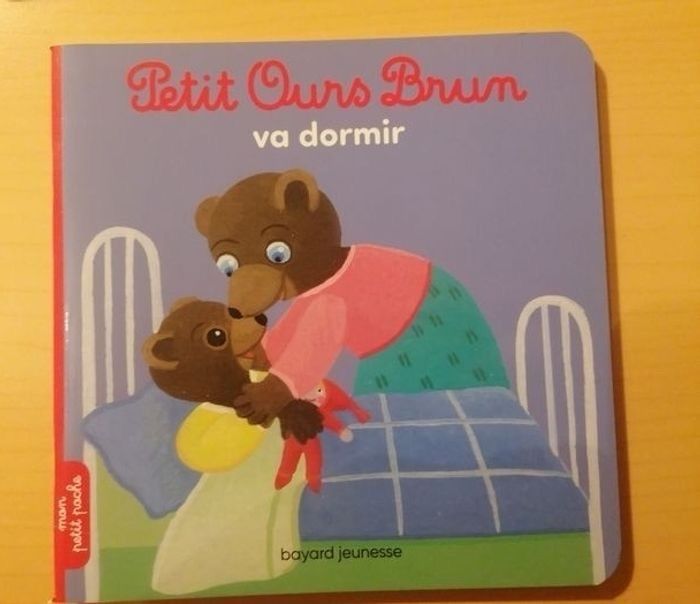 Livre petit ours brun