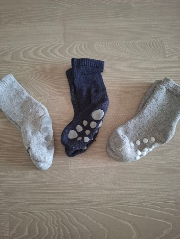Lot 3 paires chaussettes T.21/23