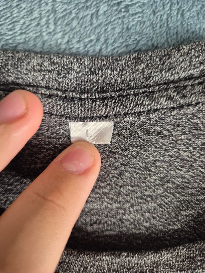 T shirt gris - photo numéro 3