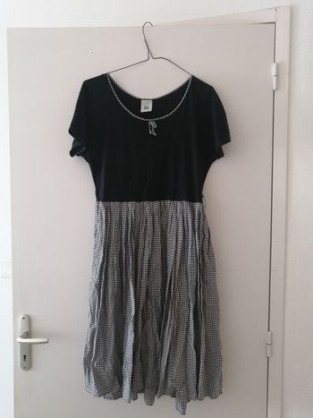 Robe noire à petit carreaux blanc et noir