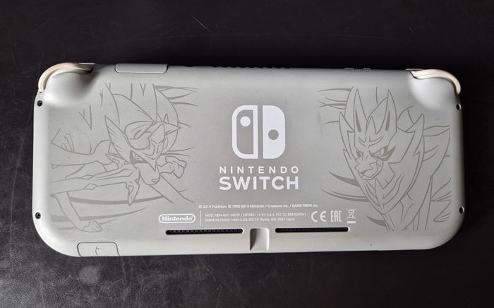 Nintendo Switch Lite Pokémon Zacian & Zamazenta loose - photo numéro 2