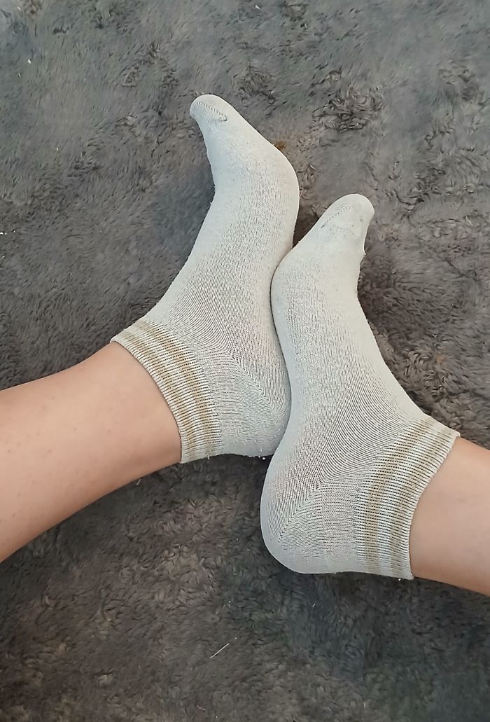 Chaussettes blanches portées
