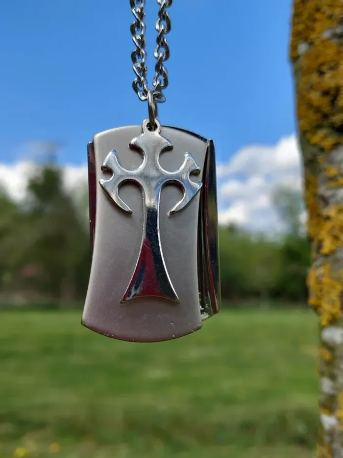 Pense chic religieux en forme de plaque ouvrante avec une croix dessus - photo numéro 2